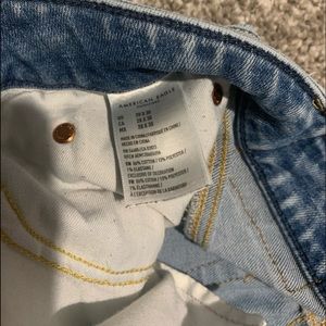 Men’s distressed jeans